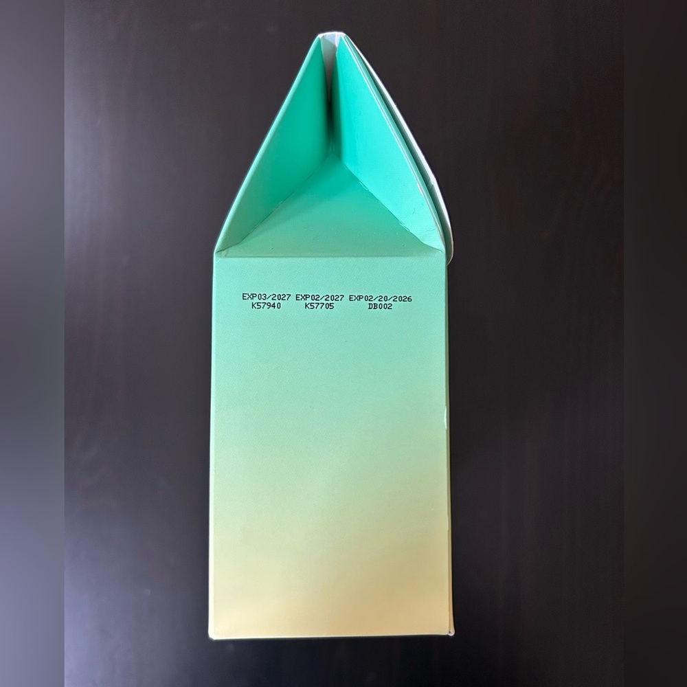 Innisfree hydrate and protect set limited edition korean skin care set - Picture 11 of 16